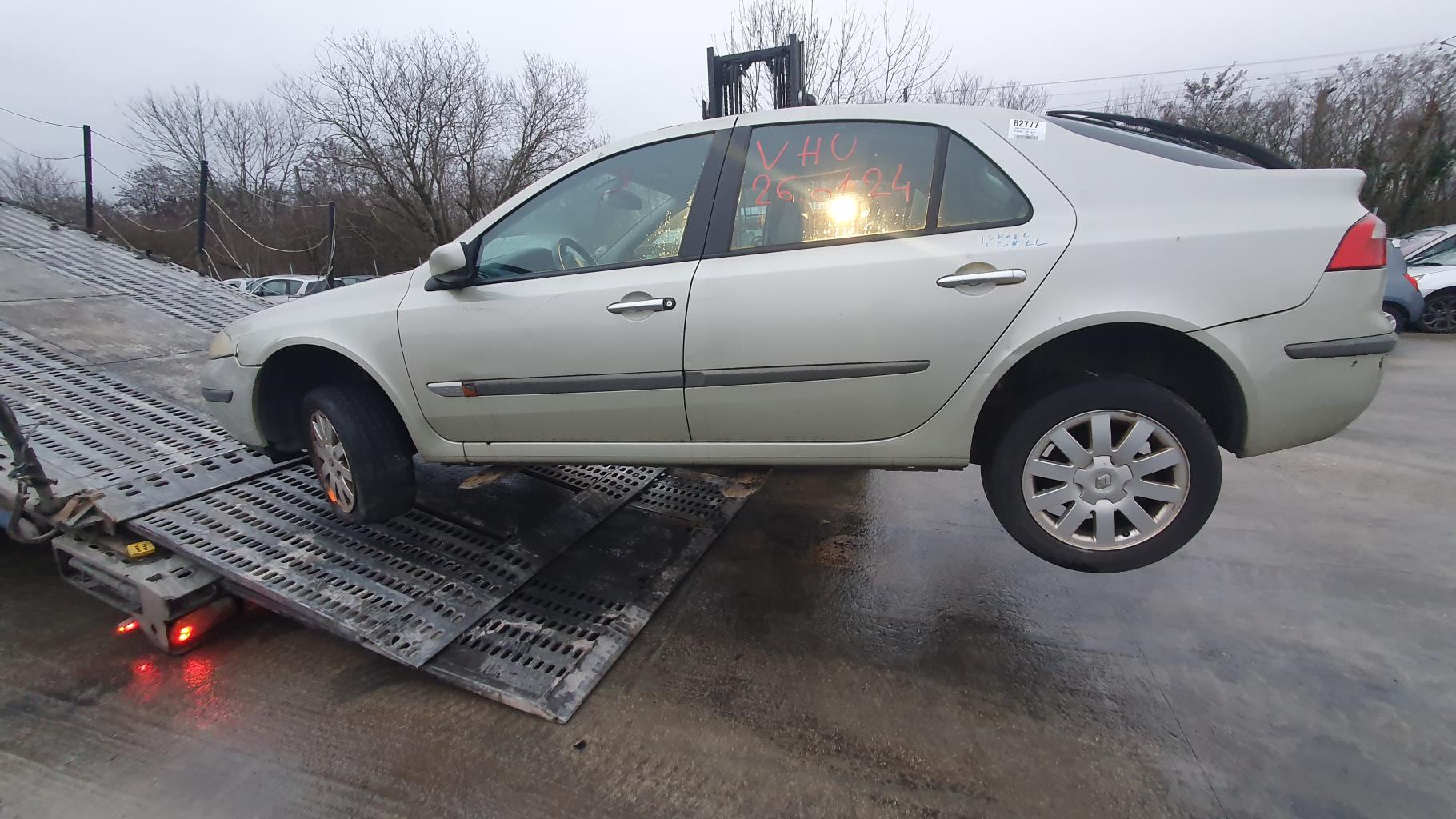 Feu arriere secondaire gauche (feux) pour RENAULT LAGUNA 2 PHASE 1 Feu arriere secondaire gauche (feux) pour RENAULT LAGUNA 2 PHASE 1