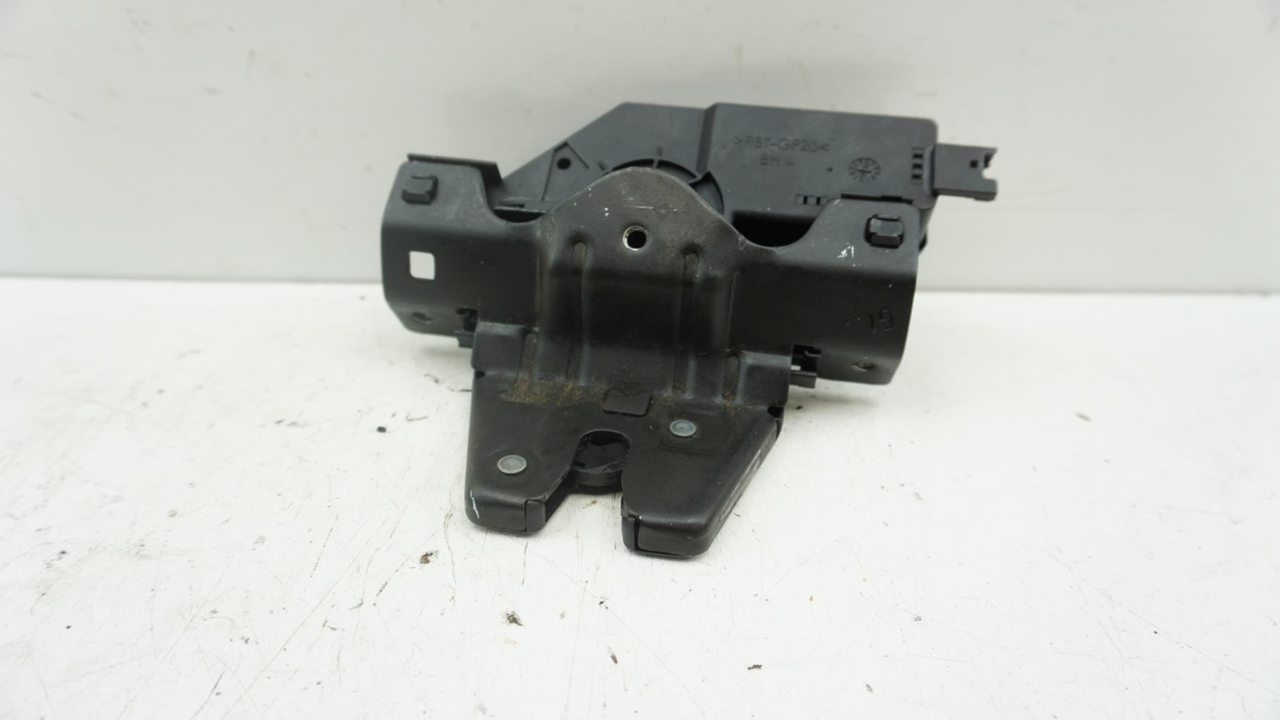 Serrure de coffre BMW SERIE 1 E87 PHASE 1 Diesel - 1