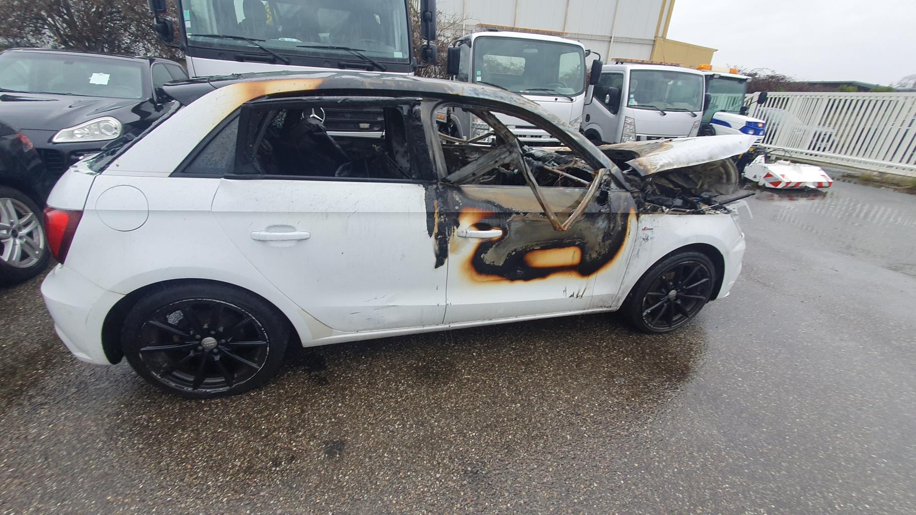 Cardan gauche (transmission) pour AUDI A1 1 SPORTBACK PHASE 2 Cardan gauche (transmission) pour AUDI A1 1 SPORTBACK PHASE 2