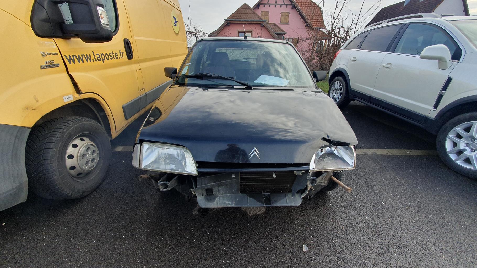 Feu arriere principal gauche (feux) pour CITROEN AX PHASE 1 Feu arriere principal gauche (feux) pour CITROEN AX PHASE 1