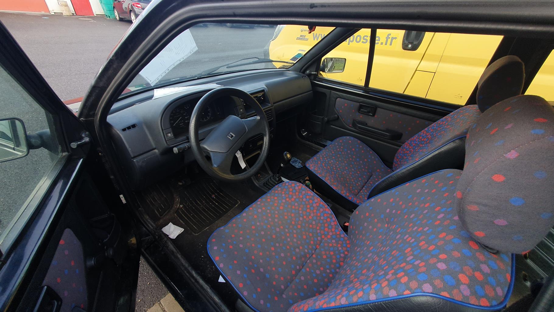 Feu arriere principal gauche (feux) pour CITROEN AX PHASE 1 Feu arriere principal gauche (feux) pour CITROEN AX PHASE 1