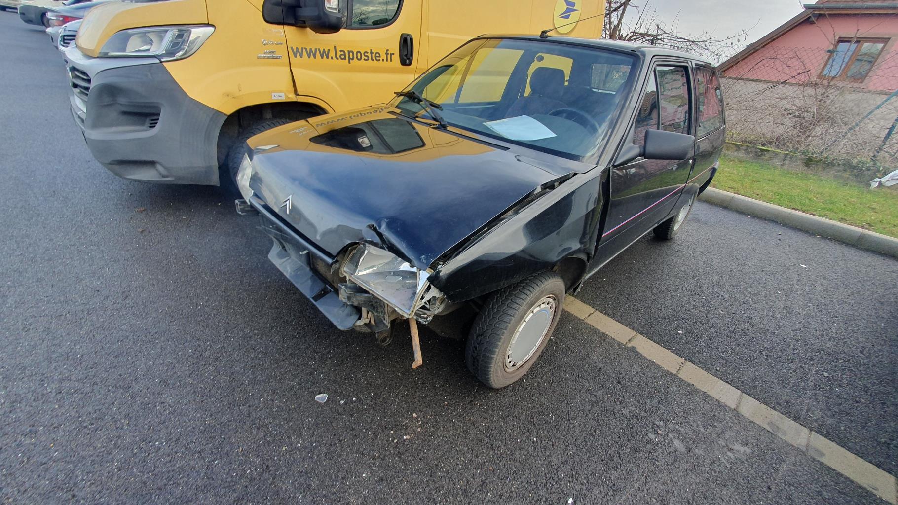 Feu arriere principal gauche (feux) pour CITROEN AX PHASE 1 Feu arriere principal gauche (feux) pour CITROEN AX PHASE 1