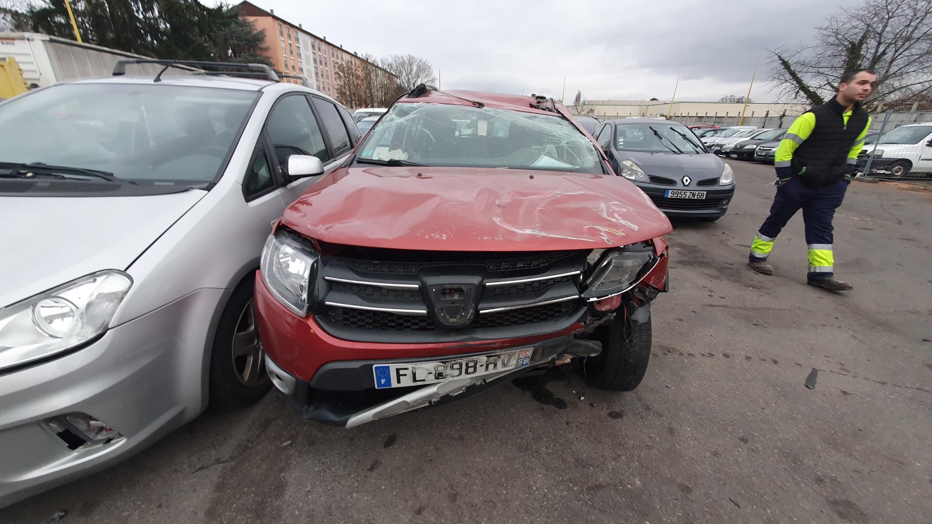 Extension d'aile avant droit pour DACIA SANDERO 2 PHASE 1 Extension d'aile avant droit pour DACIA SANDERO 2 PHASE 1