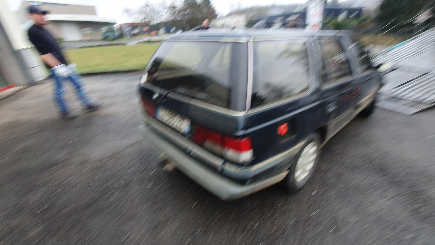 Serrure avant droit pour PEUGEOT 405 PHASE 1 BREAK Serrure avant droit pour PEUGEOT 405 PHASE 1 BREAK