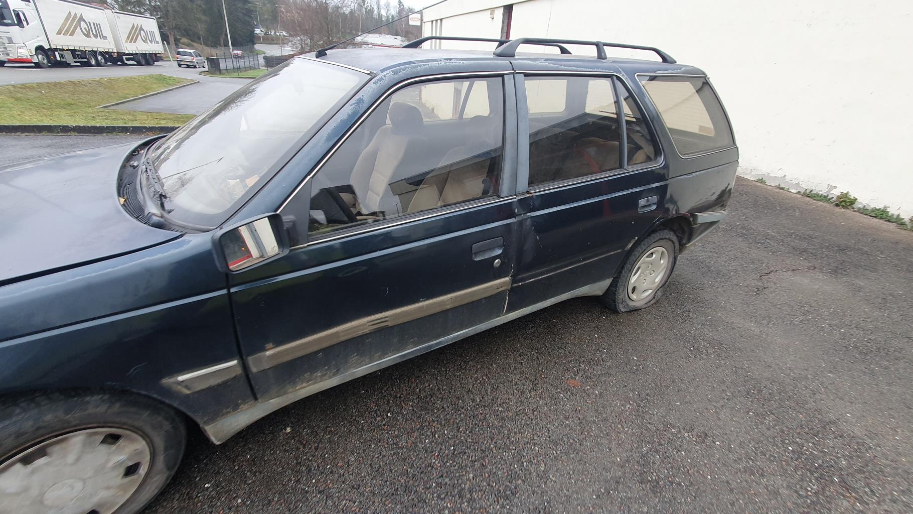 Serrure avant droit pour PEUGEOT 405 PHASE 1 BREAK Serrure avant droit pour PEUGEOT 405 PHASE 1 BREAK