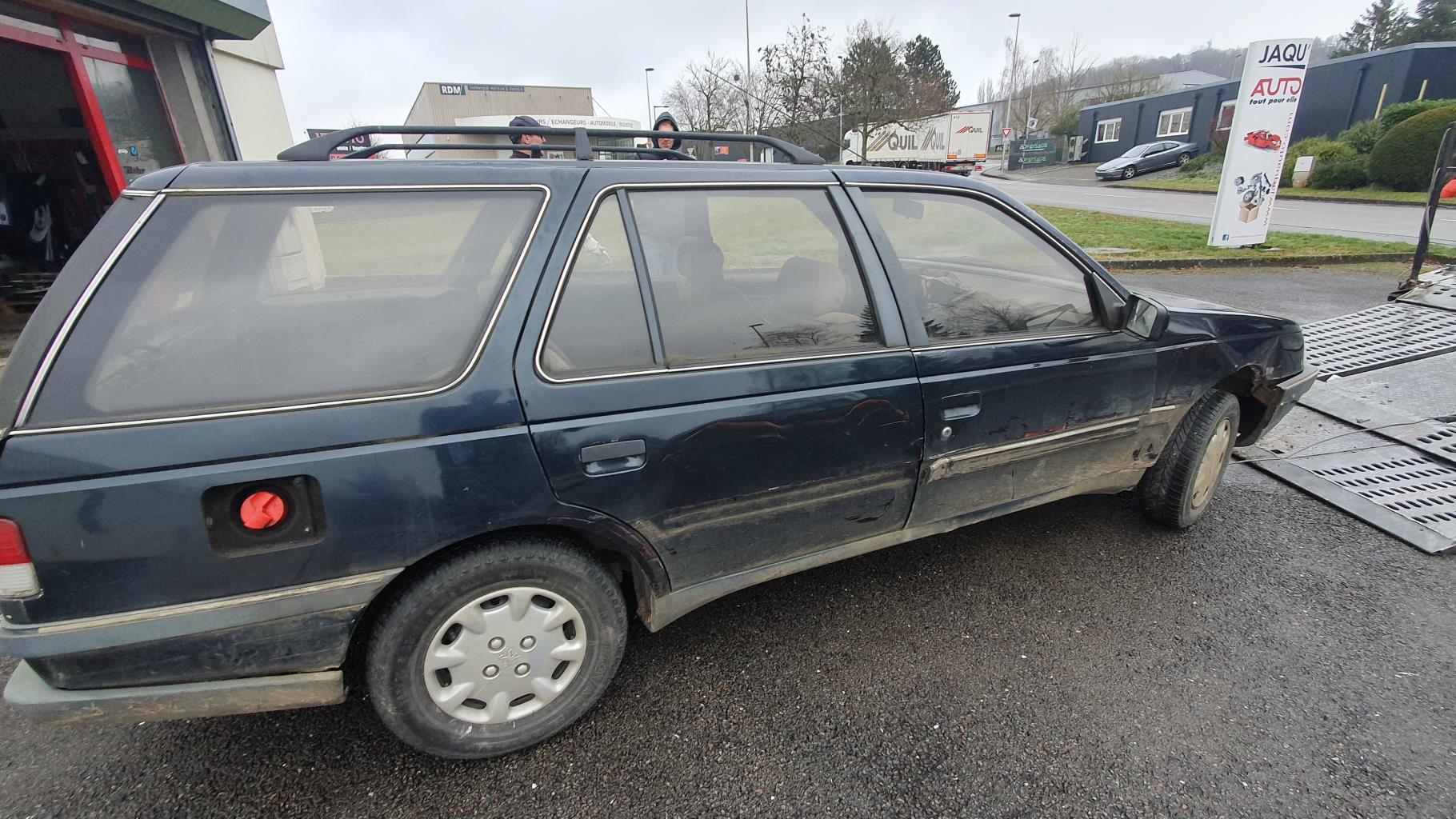 Serrure avant droit pour PEUGEOT 405 PHASE 1 BREAK Serrure avant droit pour PEUGEOT 405 PHASE 1 BREAK