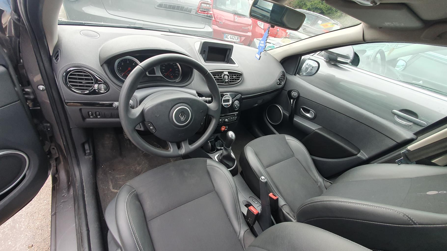 Echangeur air (Intercooler) pour RENAULT CLIO 3 PHASE 2 Echangeur air (Intercooler) pour RENAULT CLIO 3 PHASE 2