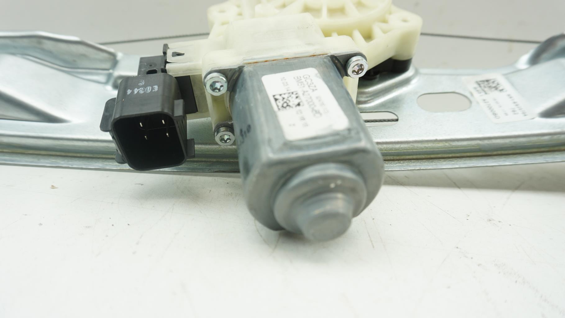 Alzacristalli elettrico posteriore destro FORD FOCUS 3 PHASE 1 Gasolina - 1