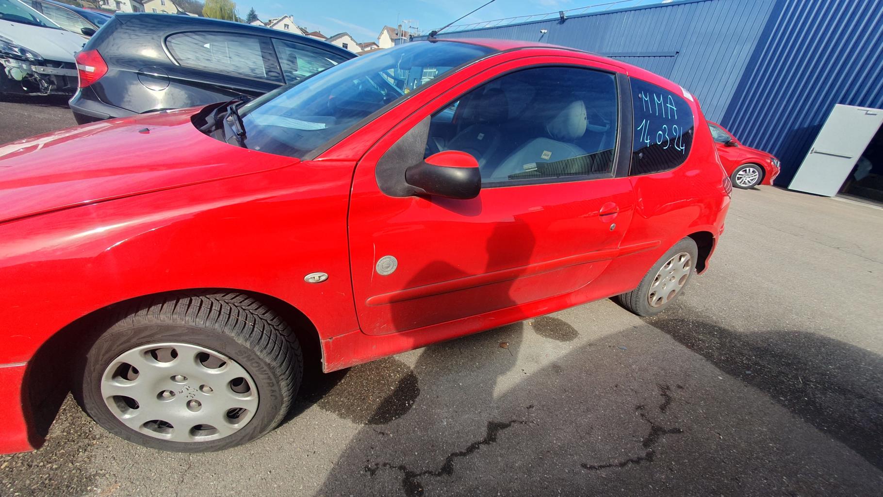 Pare boue avant gauche pour PEUGEOT 206 PHASE 2 Pare boue avant gauche pour PEUGEOT 206 PHASE 2