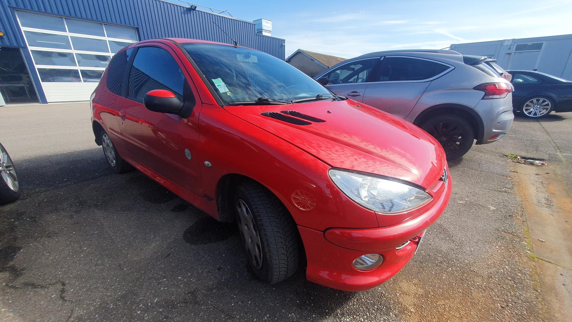 Pare boue avant gauche pour PEUGEOT 206 PHASE 2 Pare boue avant gauche pour PEUGEOT 206 PHASE 2