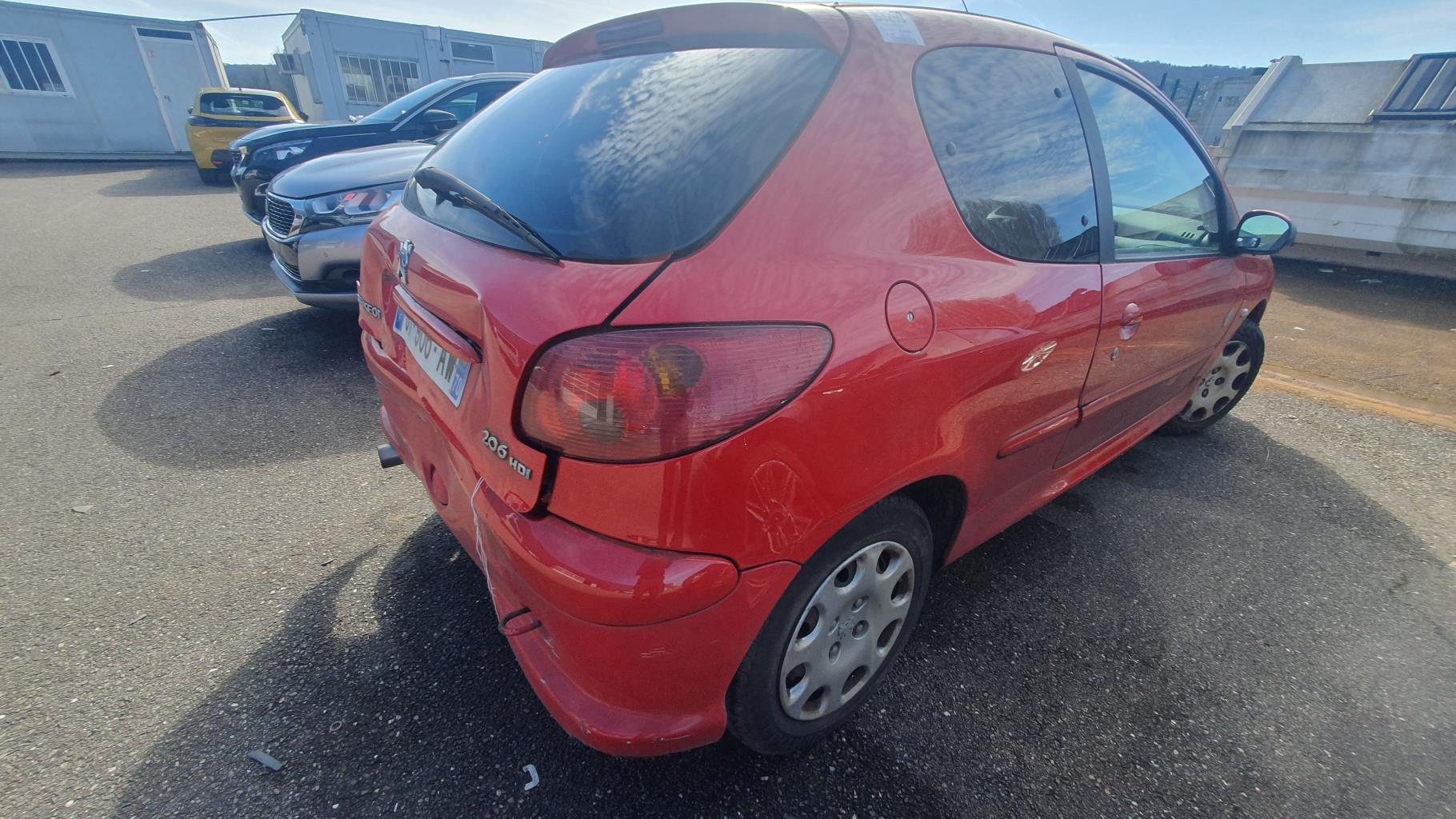 Pare boue avant gauche pour PEUGEOT 206 PHASE 2 Pare boue avant gauche pour PEUGEOT 206 PHASE 2