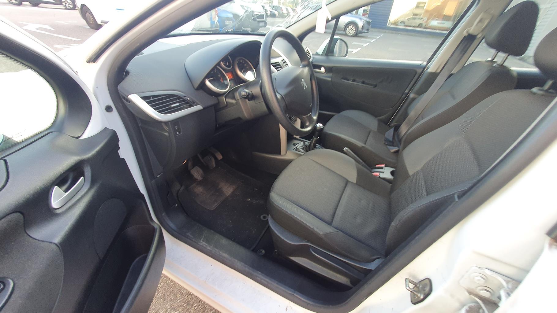 Air bag conducteur pour PEUGEOT 207 PHASE 1 BREAK Air bag conducteur pour PEUGEOT 207 PHASE 1 BREAK
