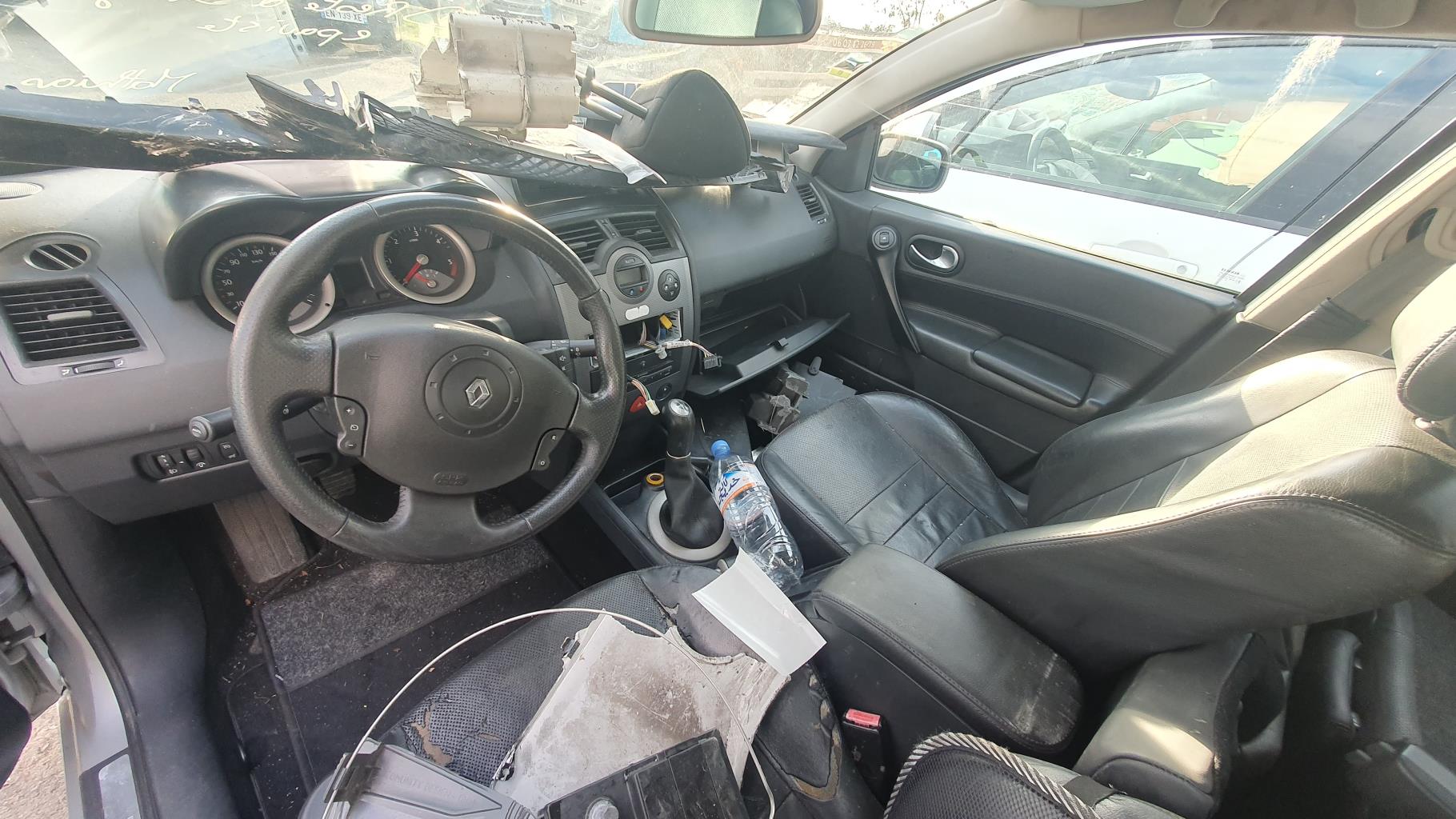 Optique avant principal droit (feux)(phare) pour RENAULT MEGANE 2 PHASE 1 BREAK Optique avant principal droit (feux)(phare) pour RENAULT MEGANE 2 PHASE 1 BREAK