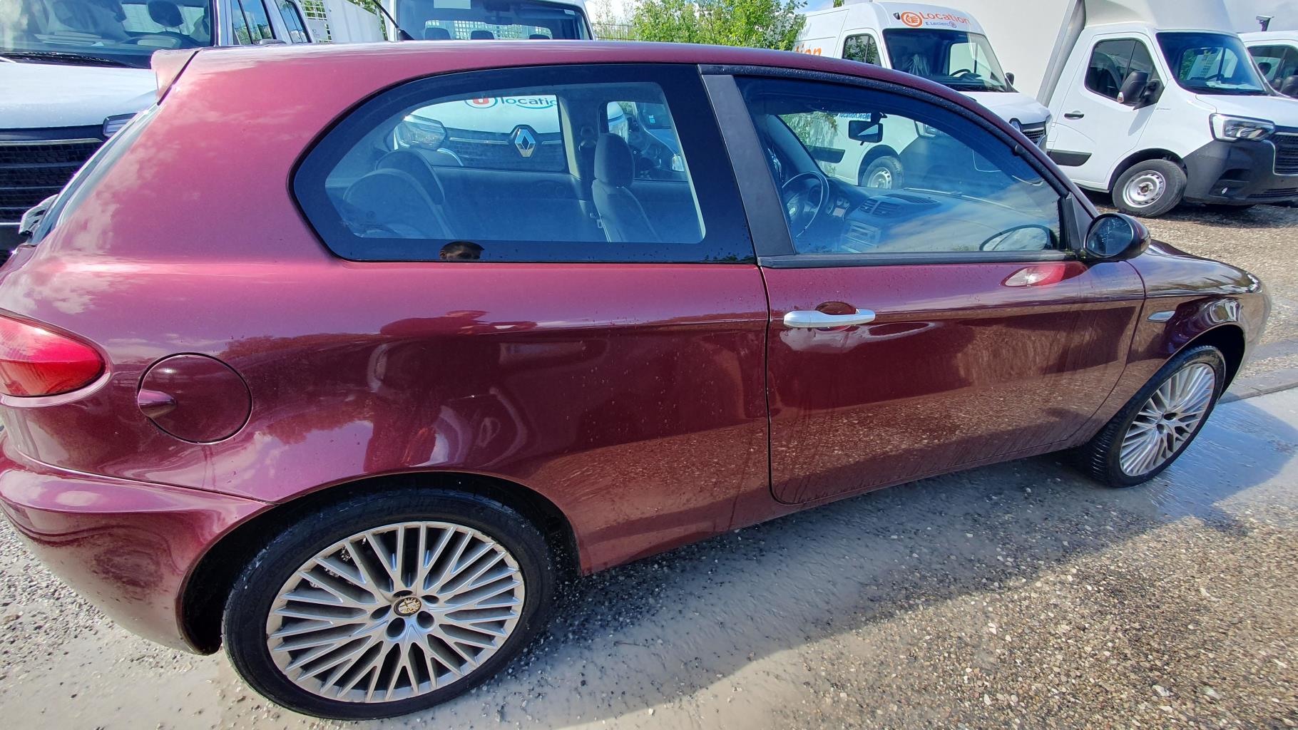 Pare choc arriere pour ALFA ROMEO 147 PHASE 2 Pare choc arriere pour ALFA ROMEO 147 PHASE 2