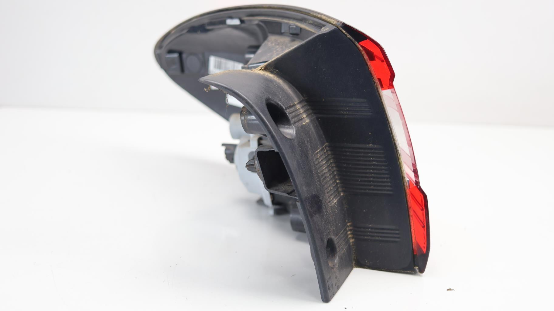 Fanale posteriore principale destro (luci) RENAULT CAPTUR 1 PHASE 1 Diésel - 1