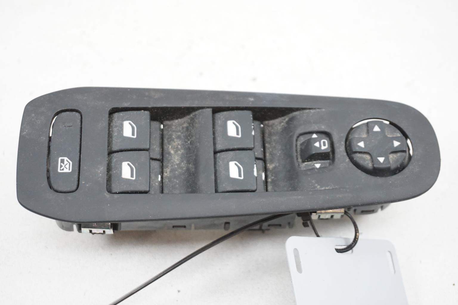 Interruttore lavacristalli anteriore sinistro PEUGEOT 308 2 SW PHASE 2 BREAK Gasolina - 1