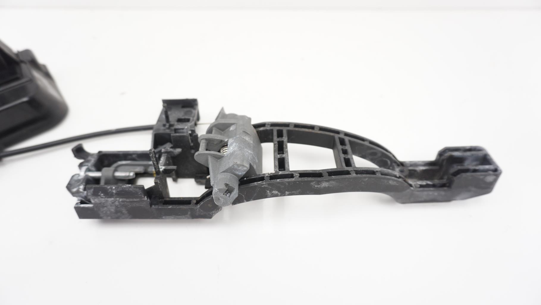Serrure arriere gauche FORD FOCUS 2 PHASE 1 Essence - 1