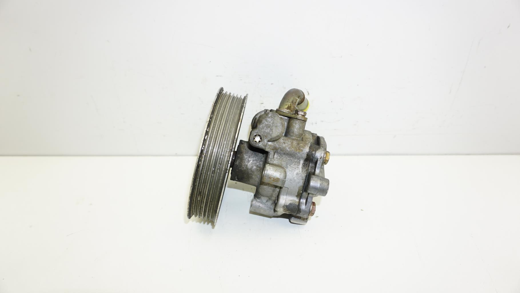 Pompe de direction AUDI A4 2 PHASE 1 Essence - 1