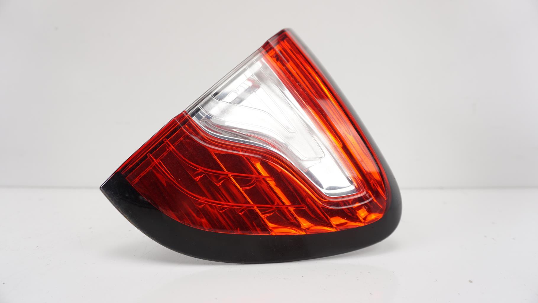 Feu arriere secondaire gauche (feux) RENAULT CAPTUR 1 PHASE 1 Essence - 1