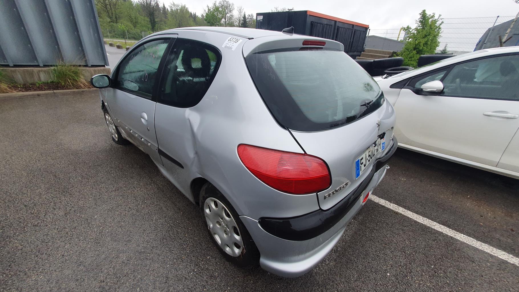 Arret de porte avant droit pour PEUGEOT 206 PHASE 1 Arret de porte avant droit pour PEUGEOT 206 PHASE 1