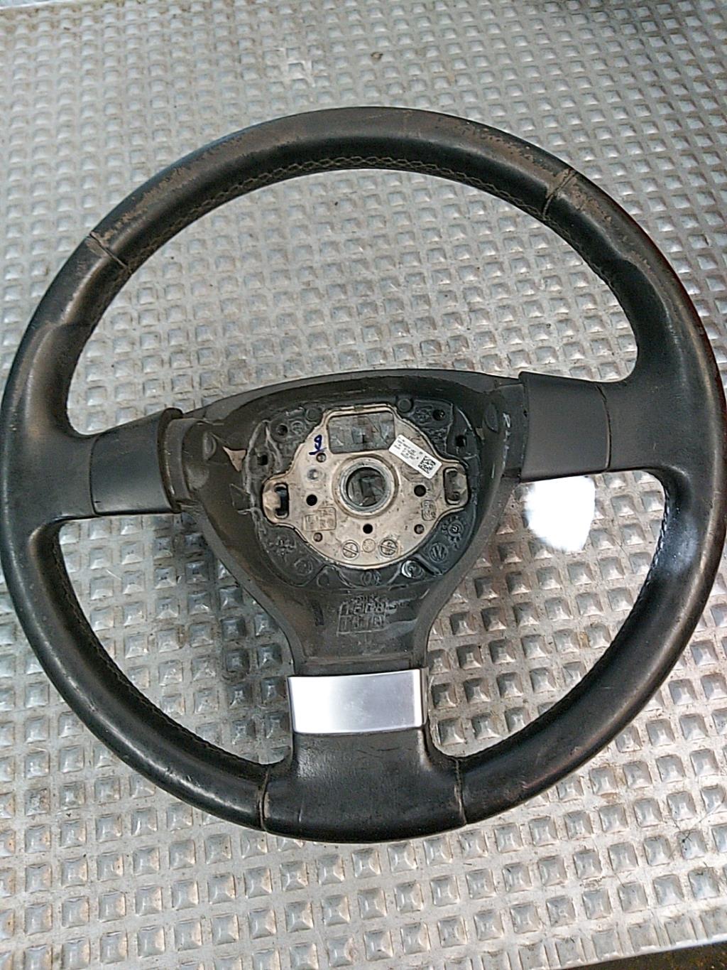 Volant VOLKSWAGEN GOLF 5 Diesel - 1