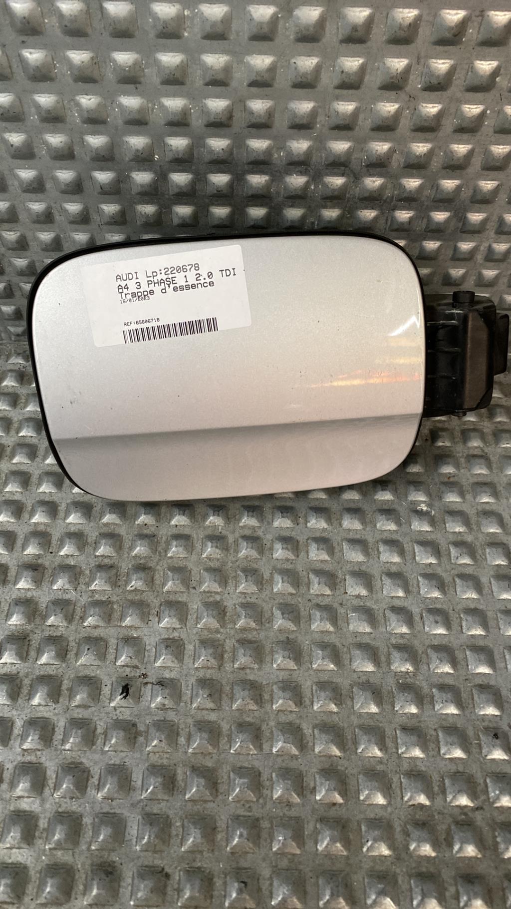 Trappe d'essence AUDI A4 3 PHASE 1 Diesel - 1
