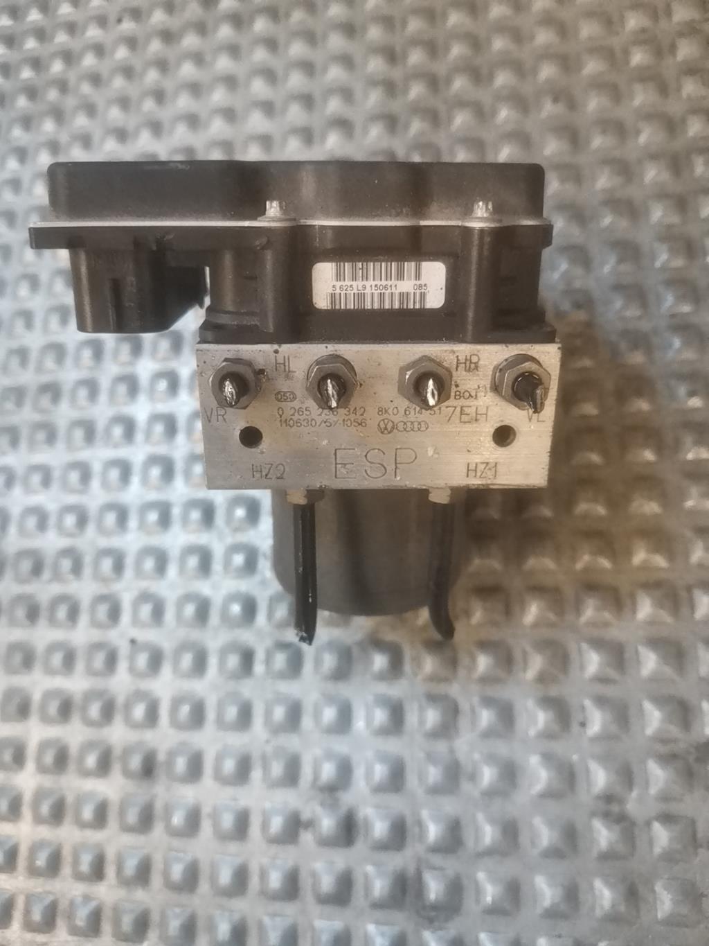 Bloc ABS (freins anti-blocage) AUDI A4 3 PHASE 1 Diesel - 1