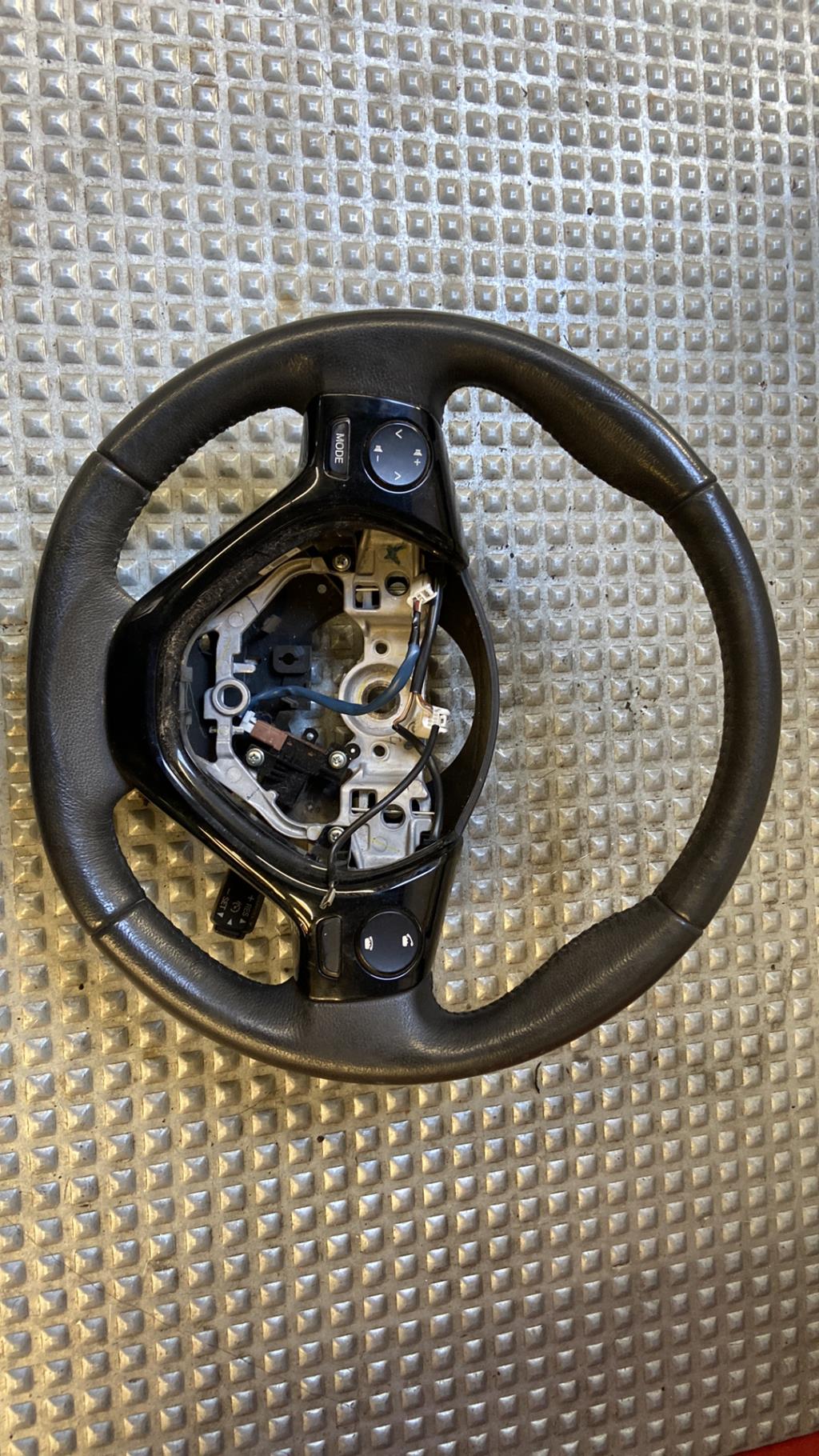 Volant PEUGEOT 108 Essence - 1
