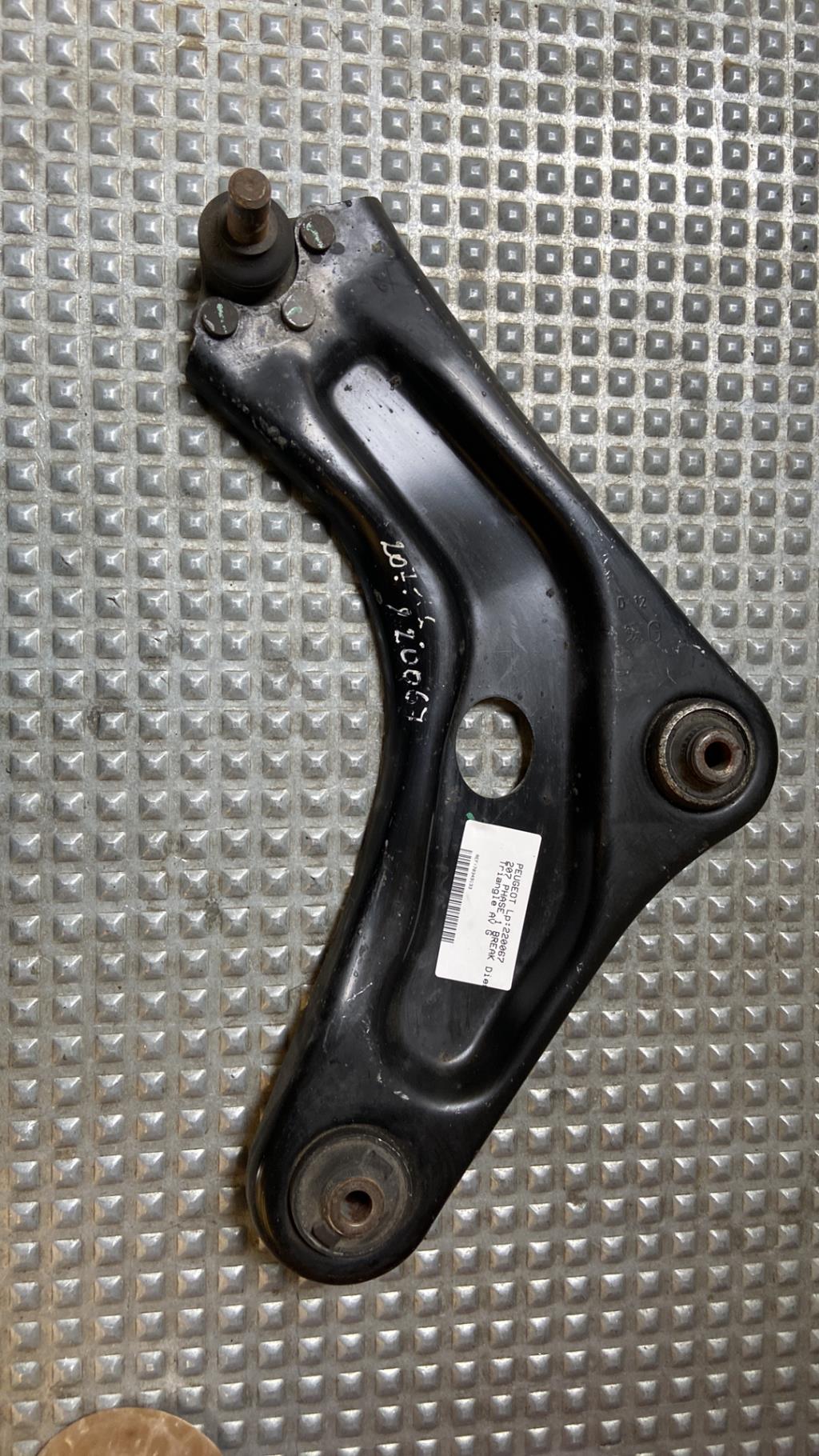 Triangle avant gauche PEUGEOT 207 PHASE 1 BREAK Diesel - 1