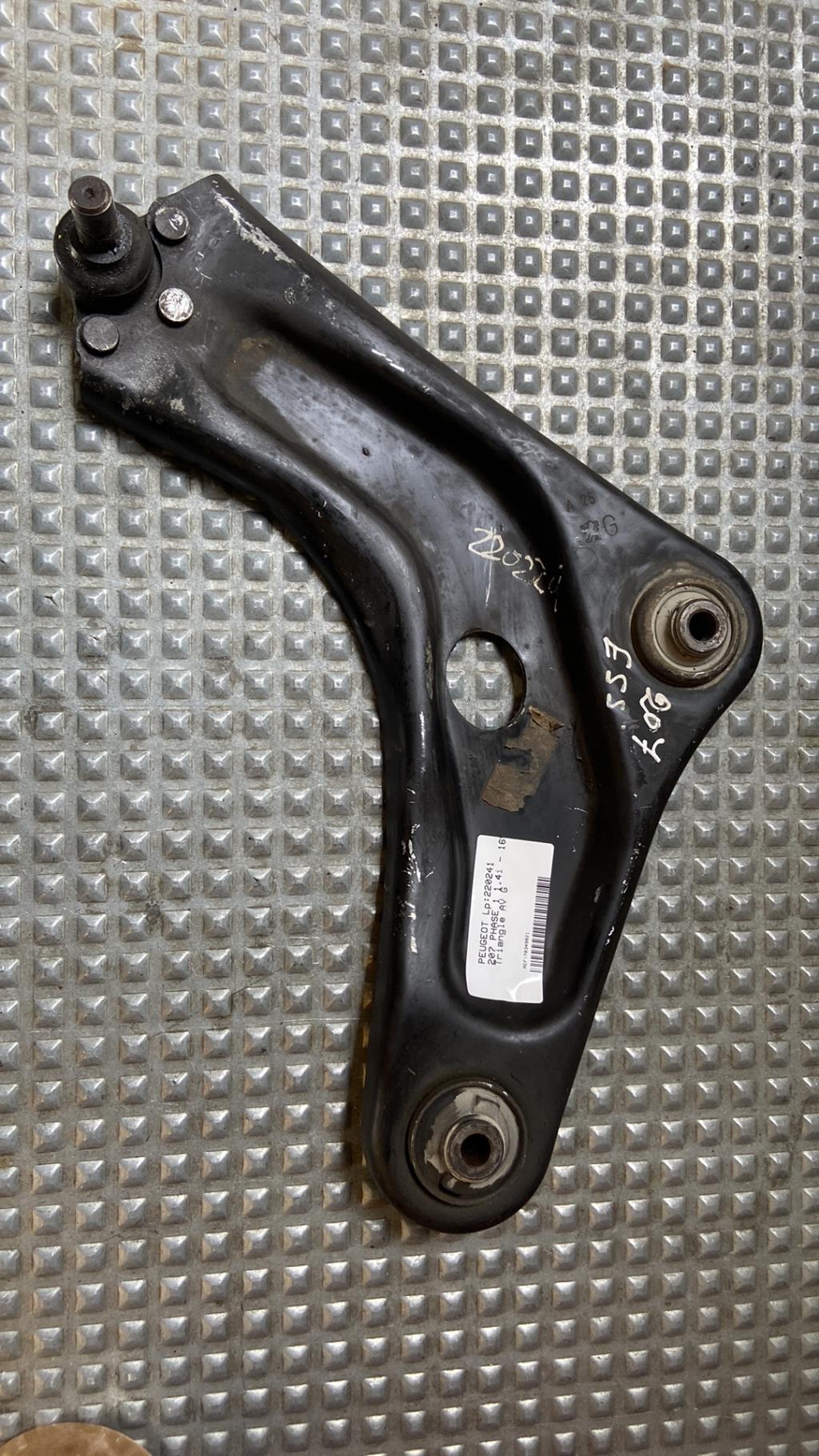Triangle avant gauche PEUGEOT 207 PHASE 1 Essence - 1