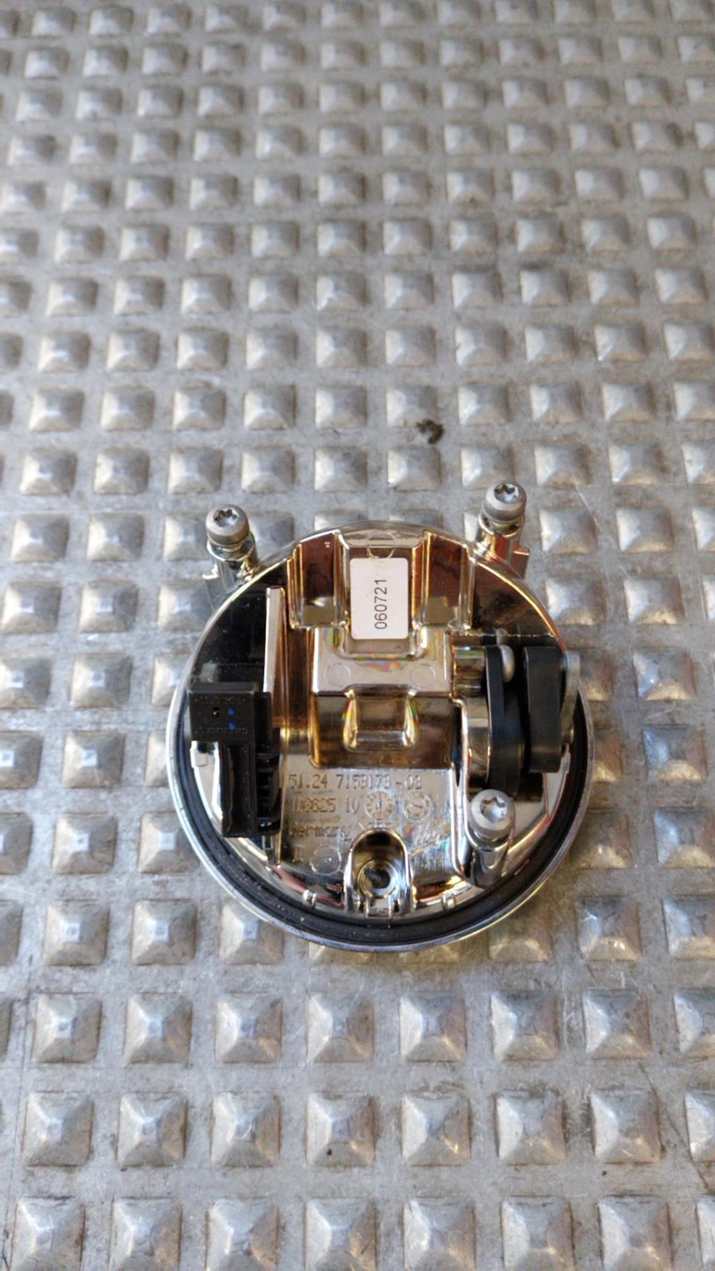 Bouton de coffre BMW SERIE 1 E87 PHASE 1  - 1