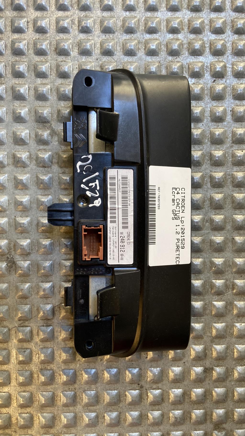 Ecran GPS CITROEN C4 CACTUS Essence - 1