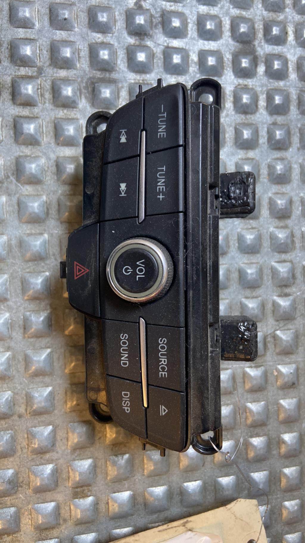Commande autoradio FORD C-MAX 2 PHASE 2 Diesel - 1