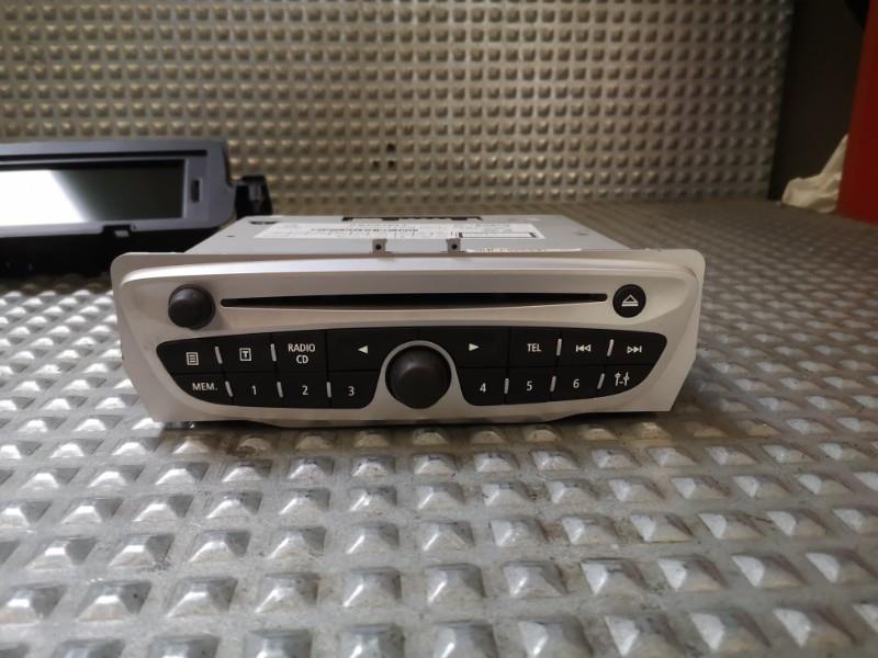 Autoradio d'origine RENAULT MEGANE 3 PHASE 1 BREAK Diesel - 1