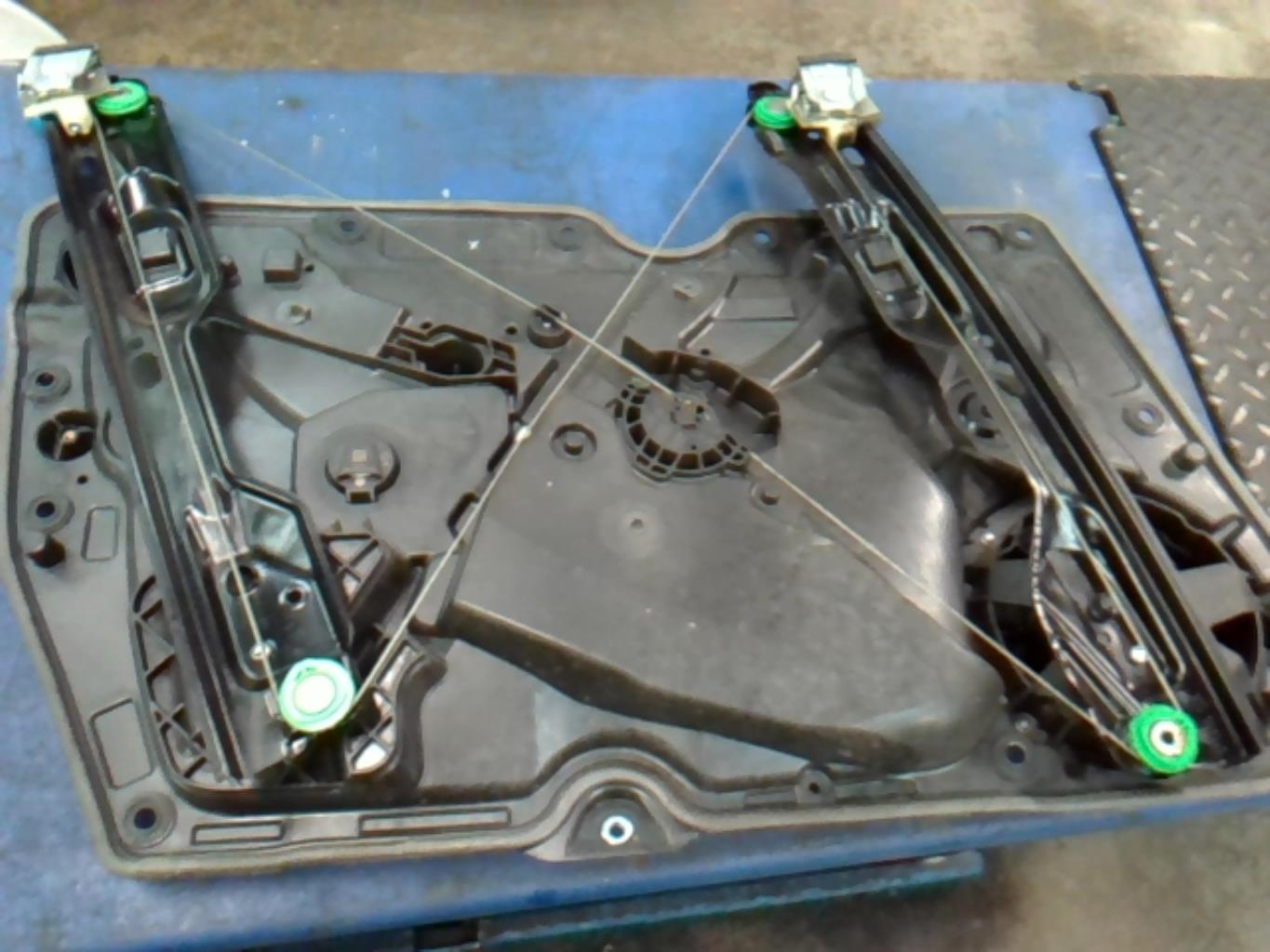 Meccanismo alzacristalli elettrico anteriore destro VOLKSWAGEN GOLF 6 Gasolina - 1