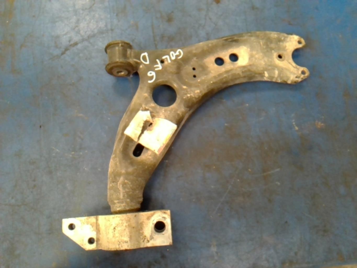 Triangolo inferiore anteriore destro VOLKSWAGEN GOLF 6 Gasolina - 1