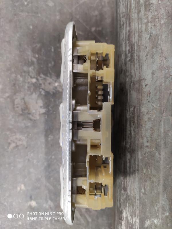 Eclairage de plafonnier PEUGEOT 1007 Diesel - 1