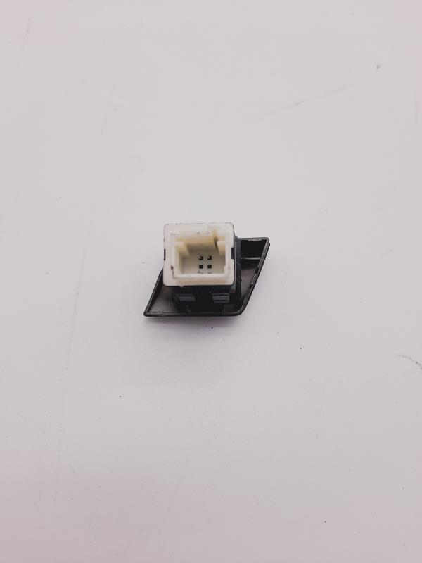 Bouton de coffre DS DS5 PHASE 1 Diesel - 1