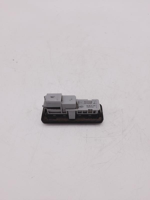 Attuatore serratura portellone posteriore RENAULT MEGANE 4 PHASE 1 BREAK Gasolina - 1