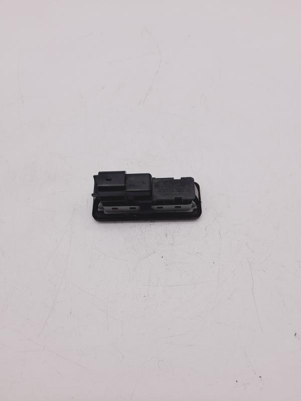 Attuatore serratura portellone posteriore PEUGEOT 208 1 PHASE 2 Gasolina - 1