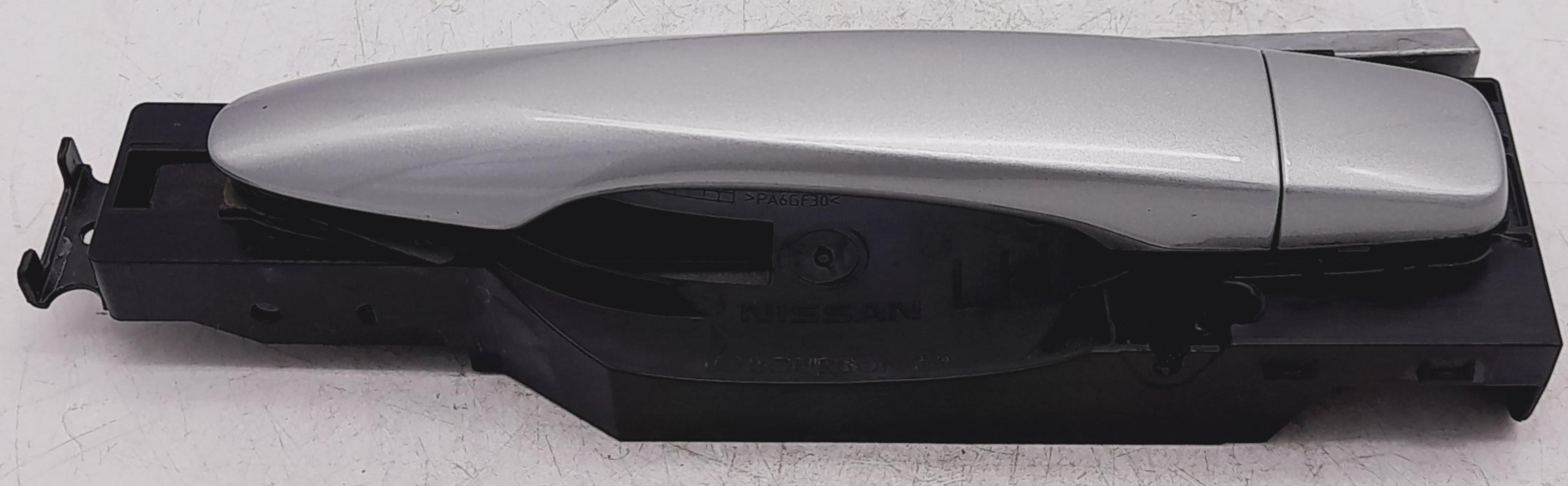 Maniglia portiera posteriore sinistra NISSAN QASHQAI 2 PHASE 1 Diésel - 1