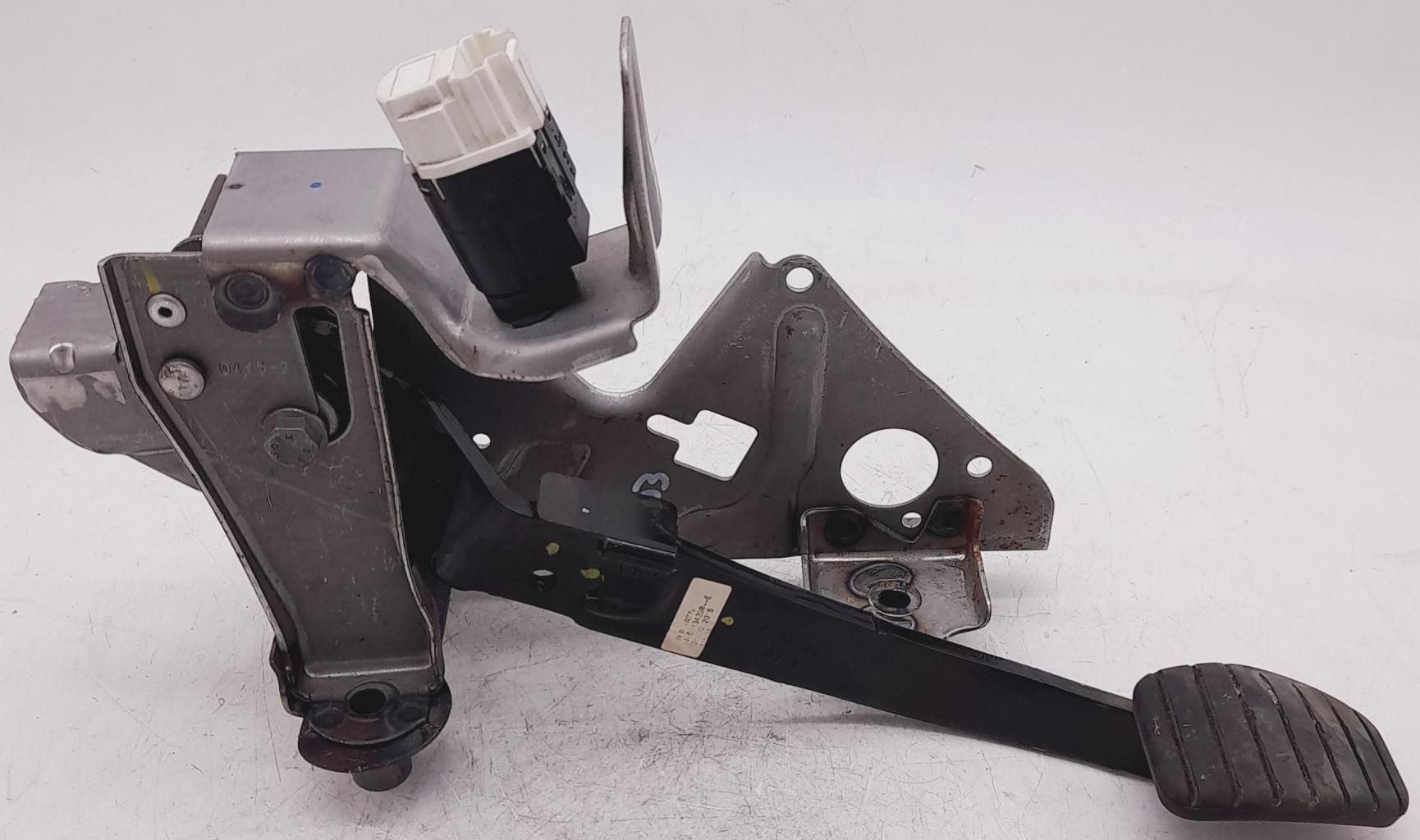Pedale de frein RENAULT CLIO 4 PHASE 1 Diesel - 1