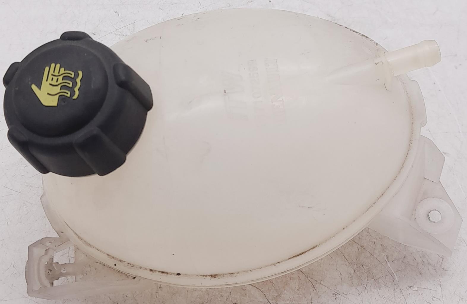 Vase d'expansion RENAULT CLIO 4 PHASE 1 Diesel - 1