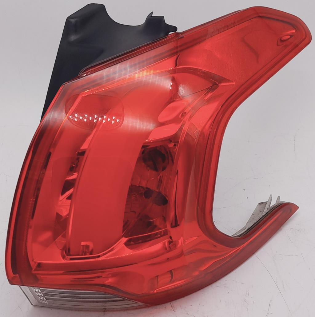 Fanale posteriore principale destro (luci) PEUGEOT 2008 1 PHASE 1 Gasolina - 1