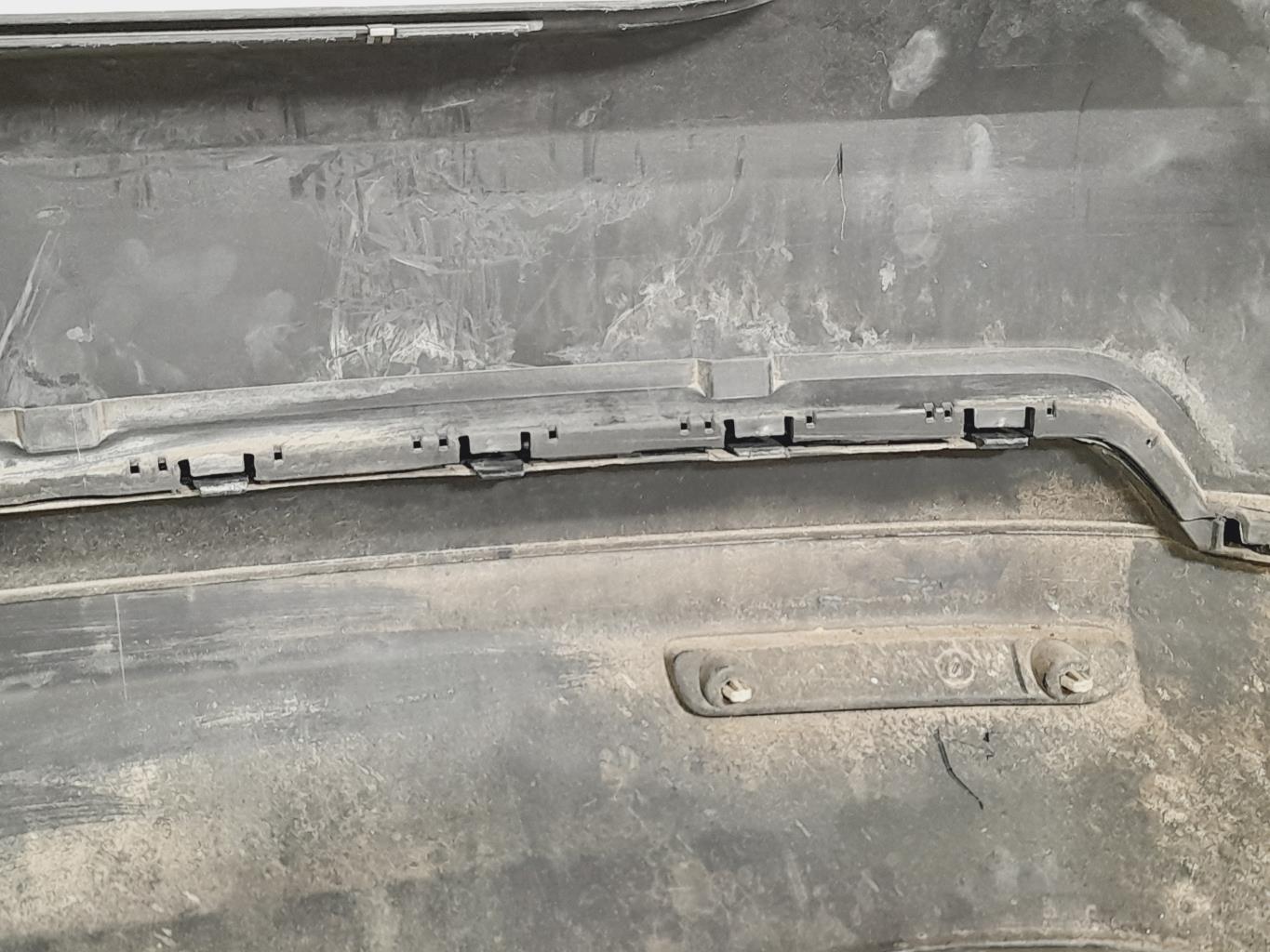 Paraurti posteriore VOLKSWAGEN JETTA 3  - 1