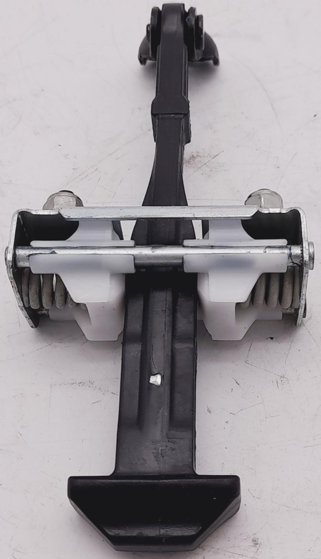 Arresto portiera anteriore destra FORD FOCUS 4 PHASE 1 Gasolina/Híbrido - 1