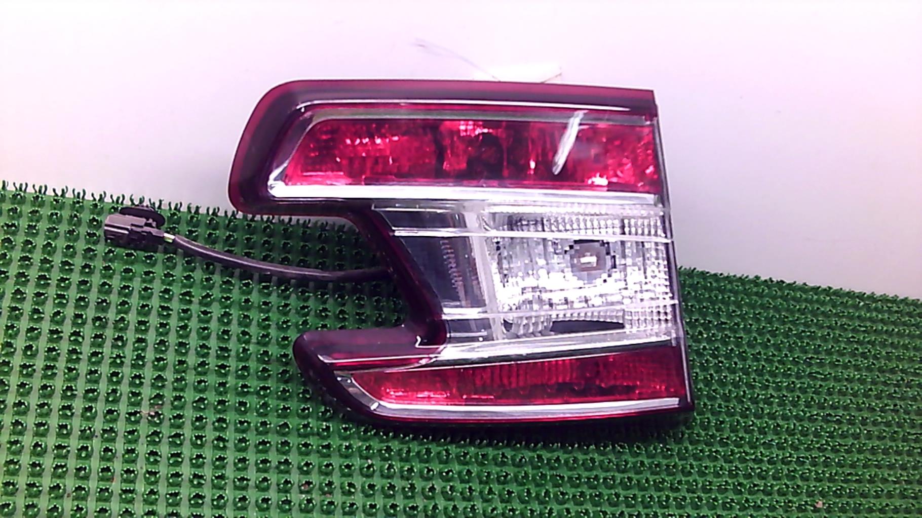 Feu arriere secondaire droit (feux) RENAULT MEGANE 3 PHASE 1 BREAK Diesel - 1