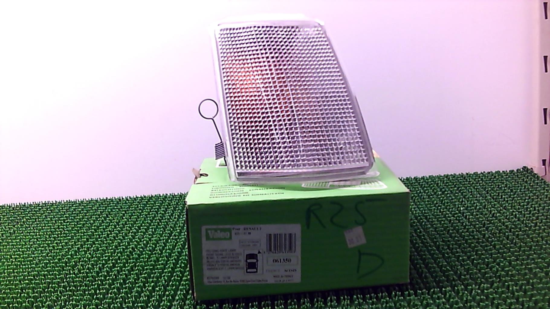 Optique avant secondaire droit (feux)(clignotant) RENAULT R25 PHASE 1  - 1