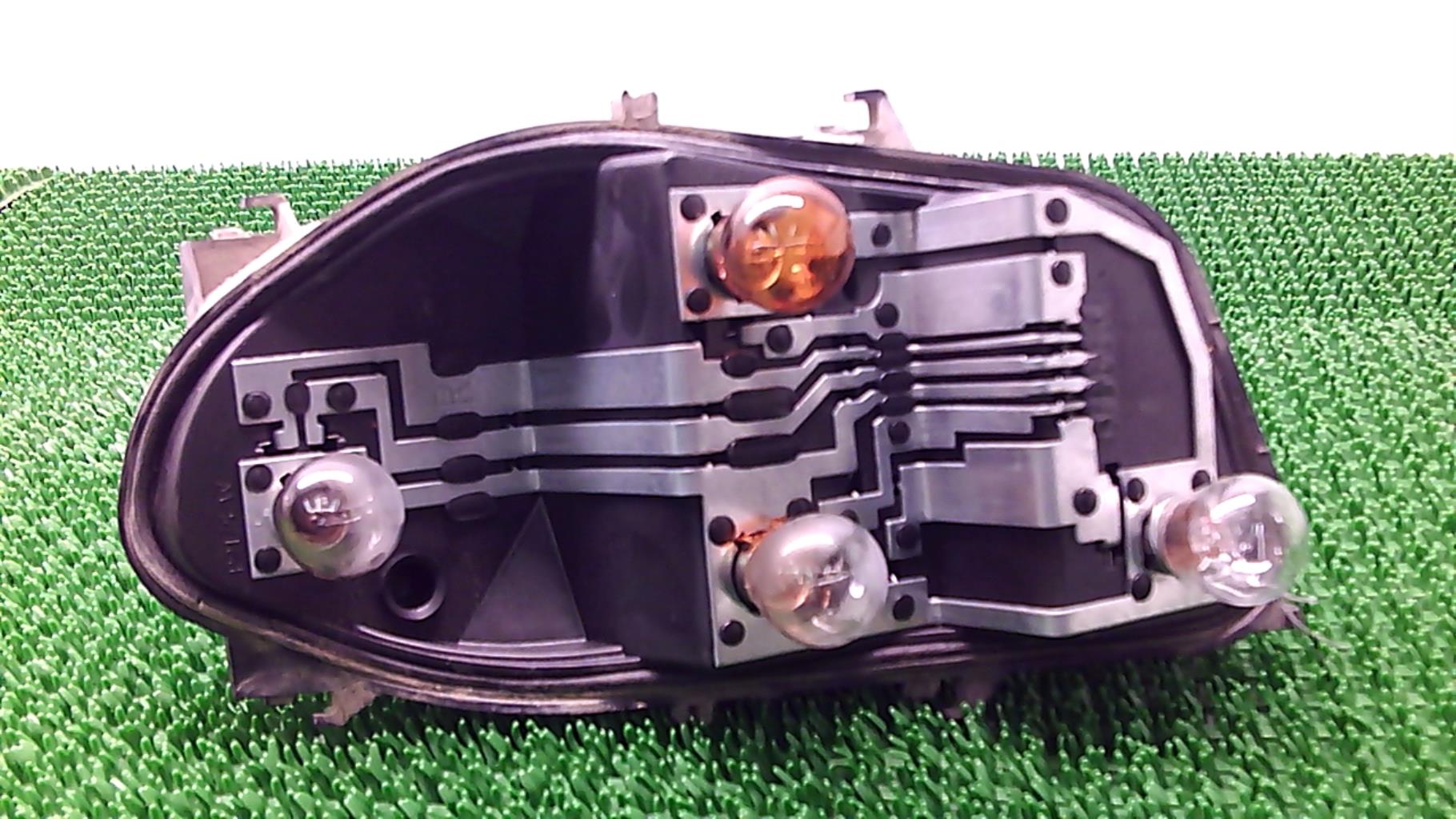 Platine feu arriere droit RENAULT CLIO 3 PHASE 1 Diesel - 1