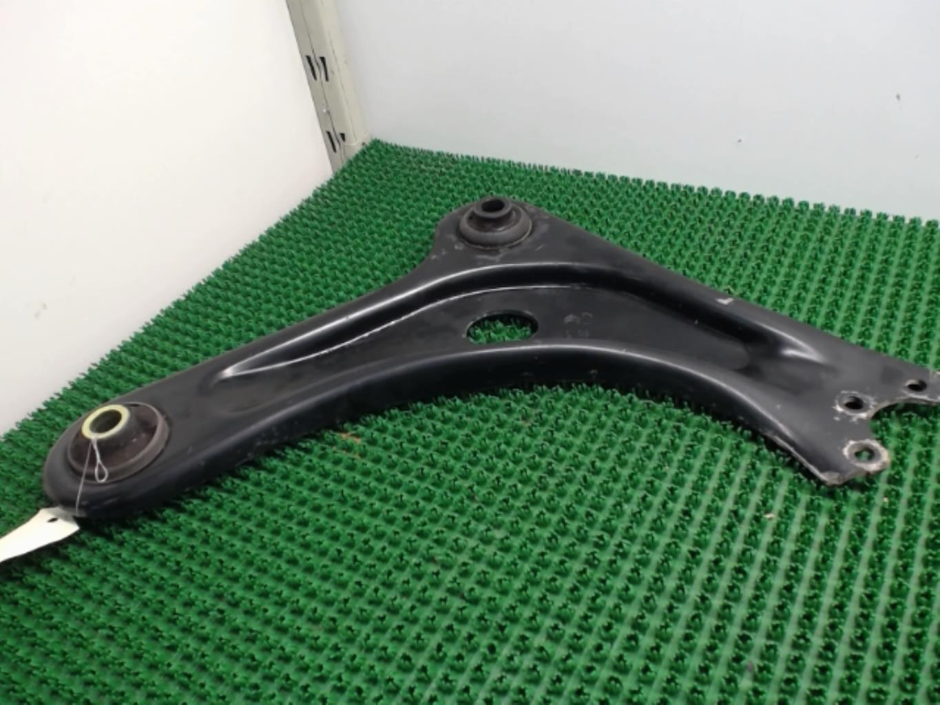 Triangle avant droit CITROEN C3 2 PHASE 2 Diesel - 1